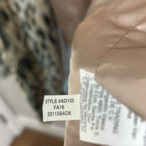 Four button faux fur J. Crew coat - Fall 2019 - Picture 6 of 11